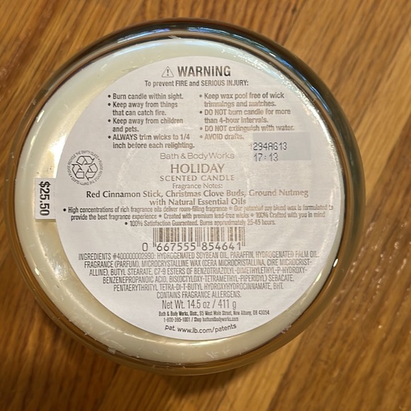 NEW Bath & Body Works large Holiday scented candle - Picture 3 of 4